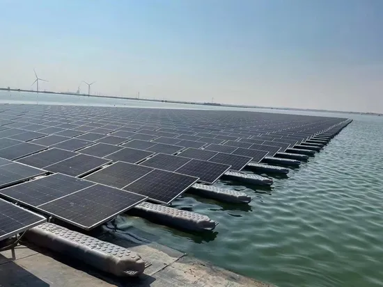 Montaggio del pannello solare Sistema galleggiante Acqua Centrale fotovoltaica Montaggio dell'acqua Sistema solare energetico